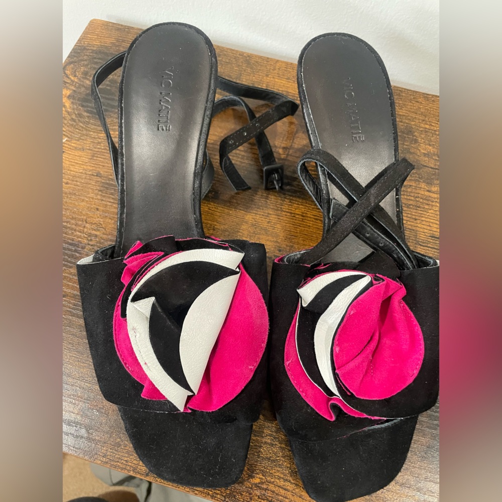 Vic Matie Black and Fuchsia Mules with Artistic Design